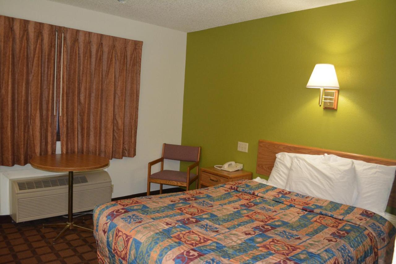 Bloomer Inn & Suites المظهر الخارجي الصورة