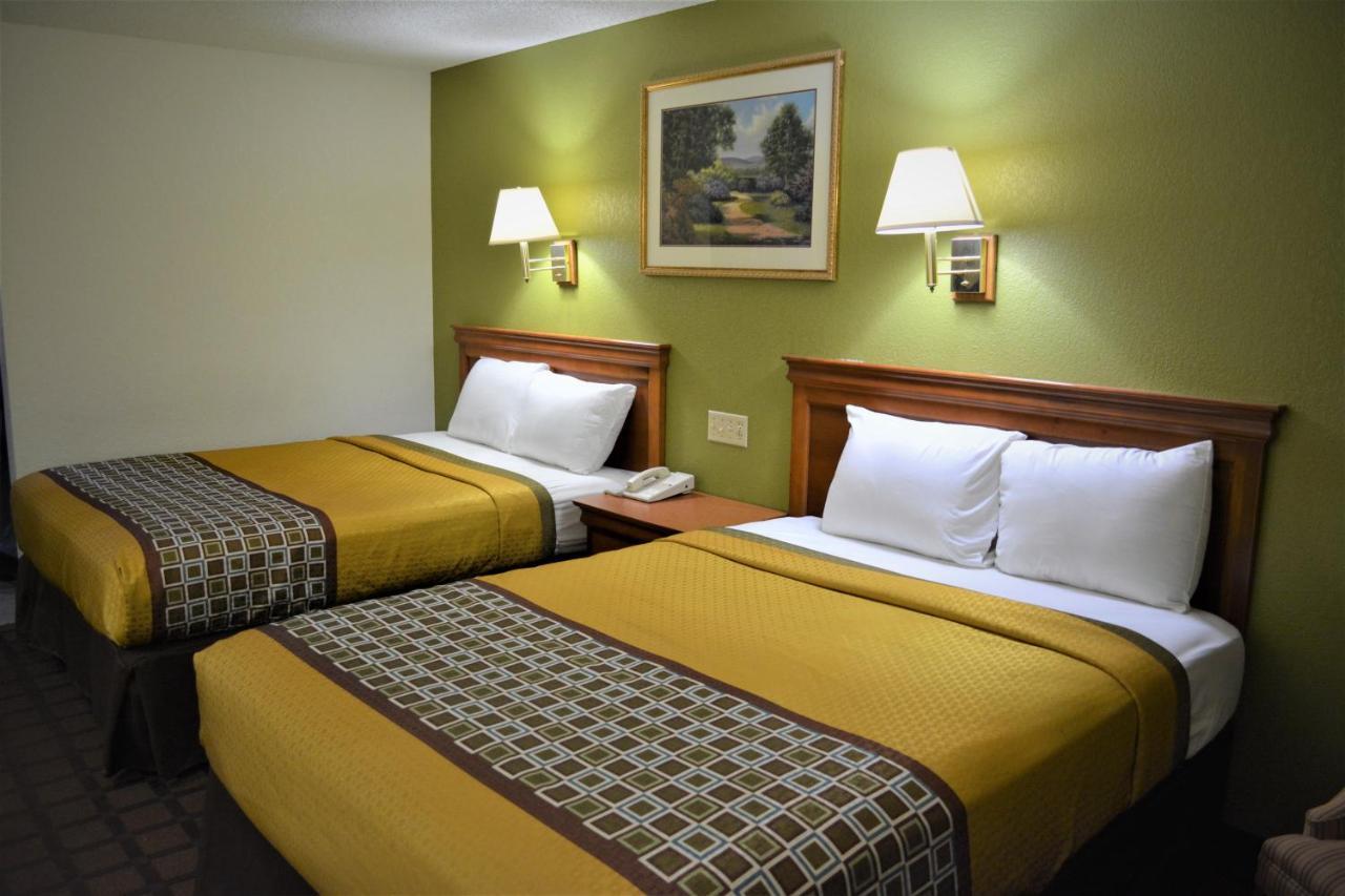 Bloomer Inn & Suites المظهر الخارجي الصورة