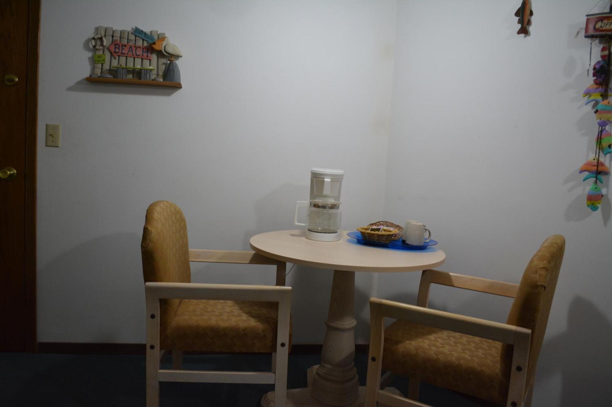 Bloomer Inn & Suites الغرفة الصورة