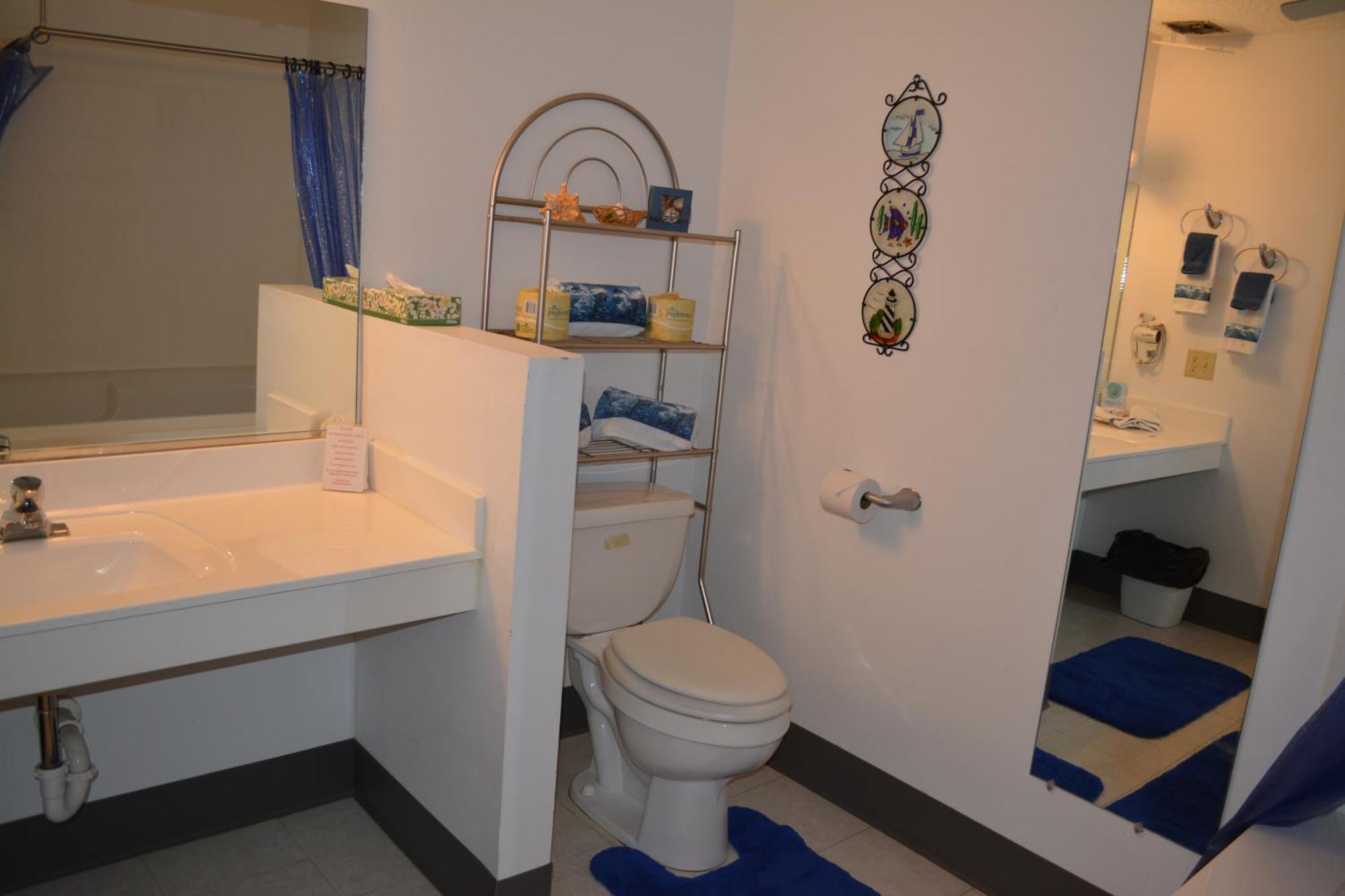 Bloomer Inn & Suites الغرفة الصورة