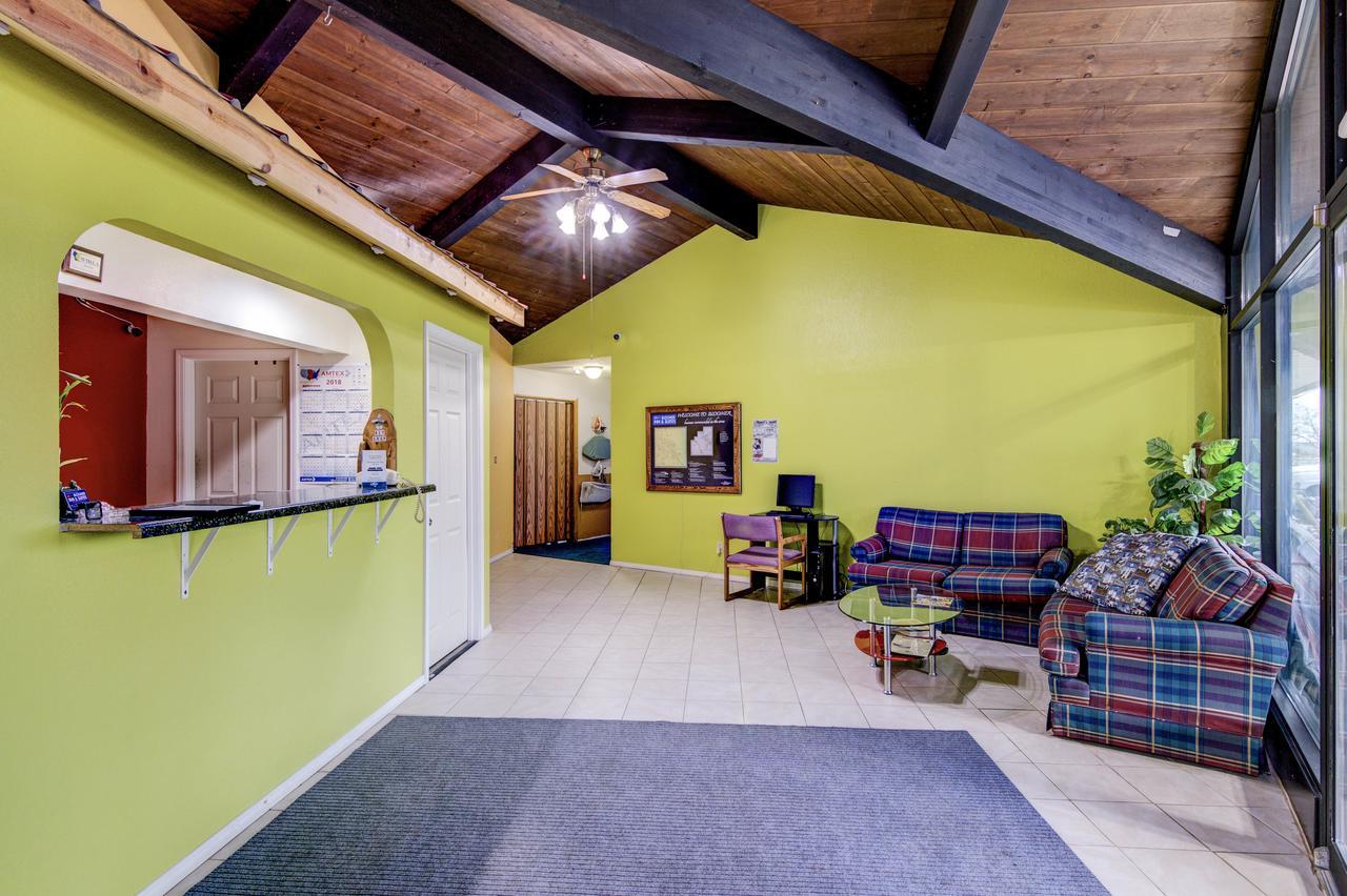 Bloomer Inn & Suites المظهر الخارجي الصورة