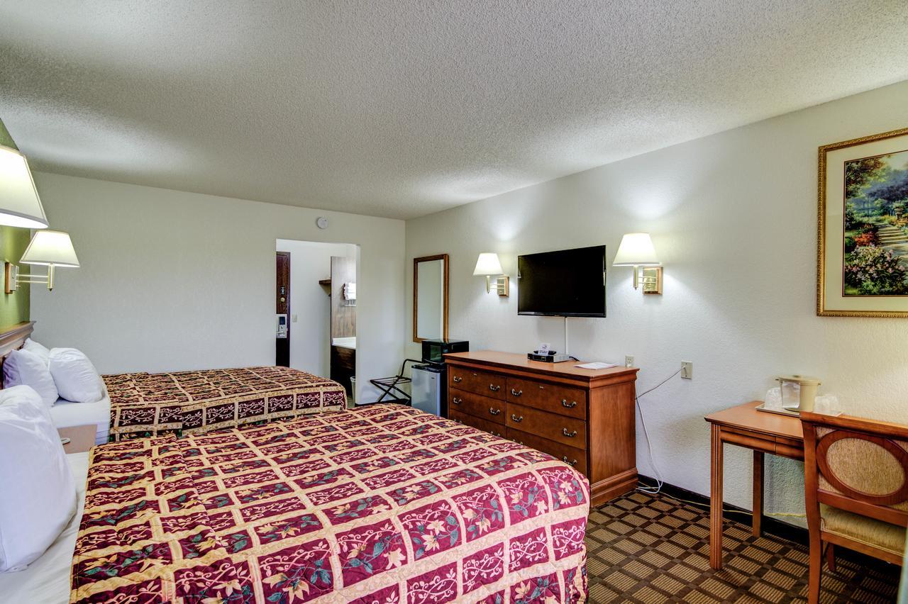 Bloomer Inn & Suites المظهر الخارجي الصورة