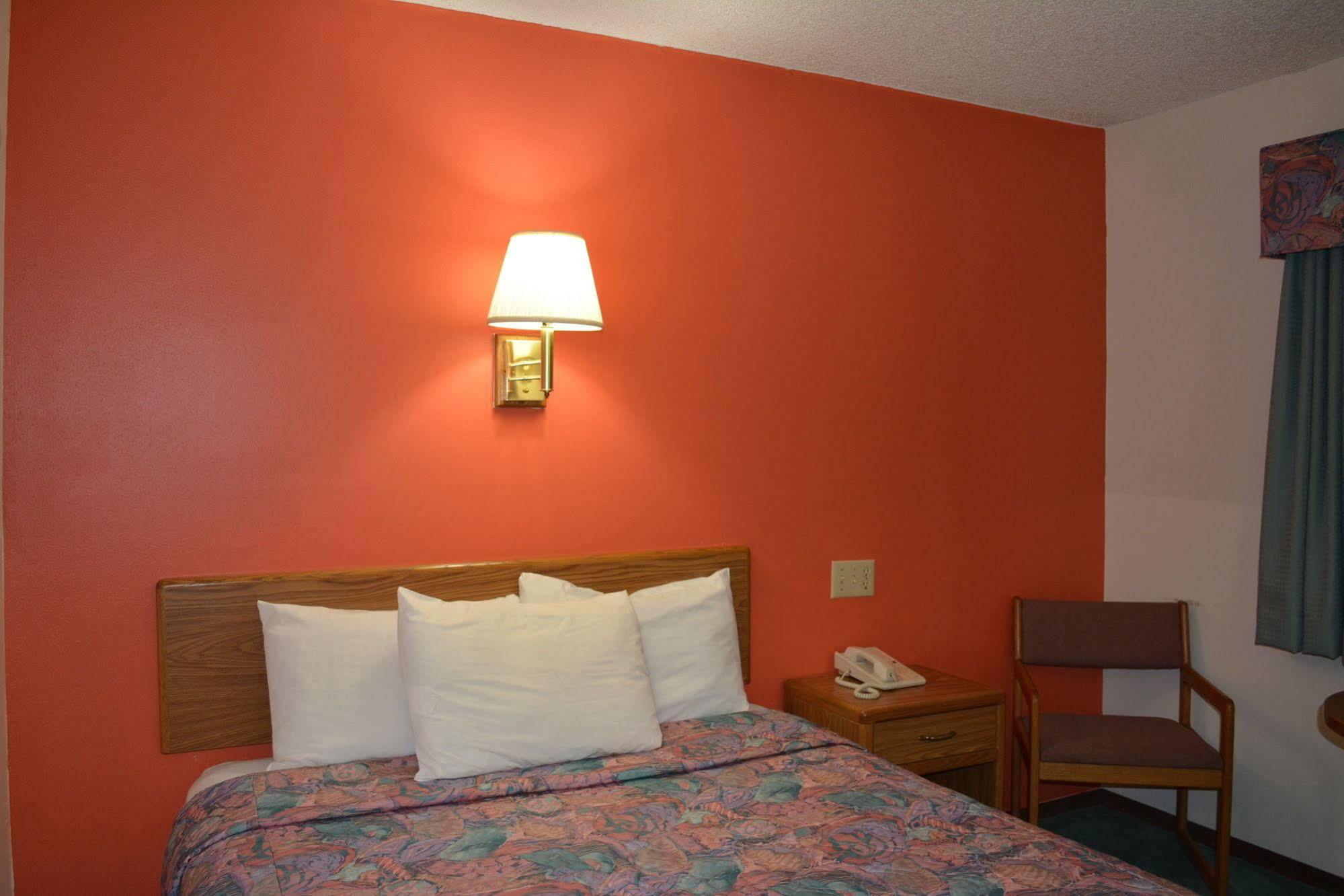 Bloomer Inn & Suites المظهر الخارجي الصورة