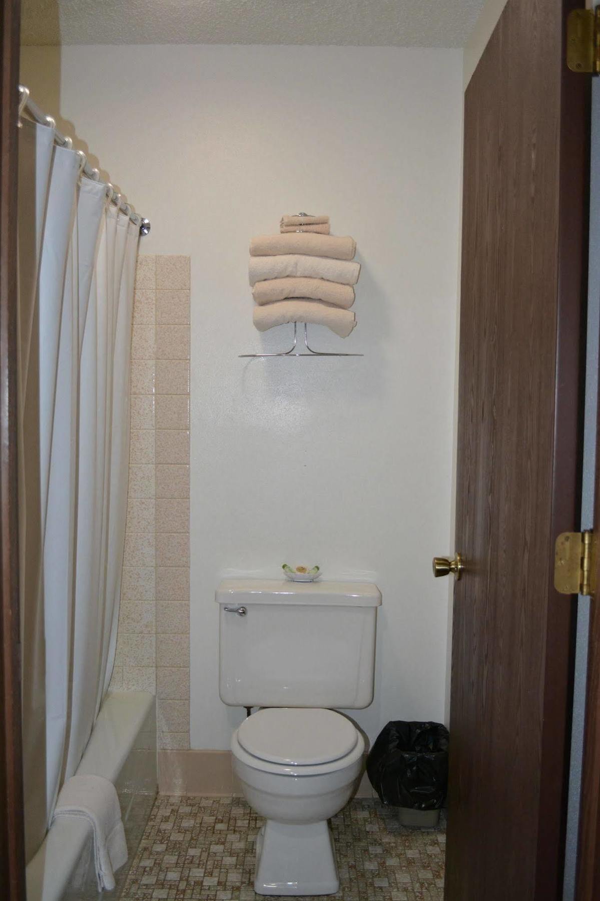 Bloomer Inn & Suites المظهر الخارجي الصورة