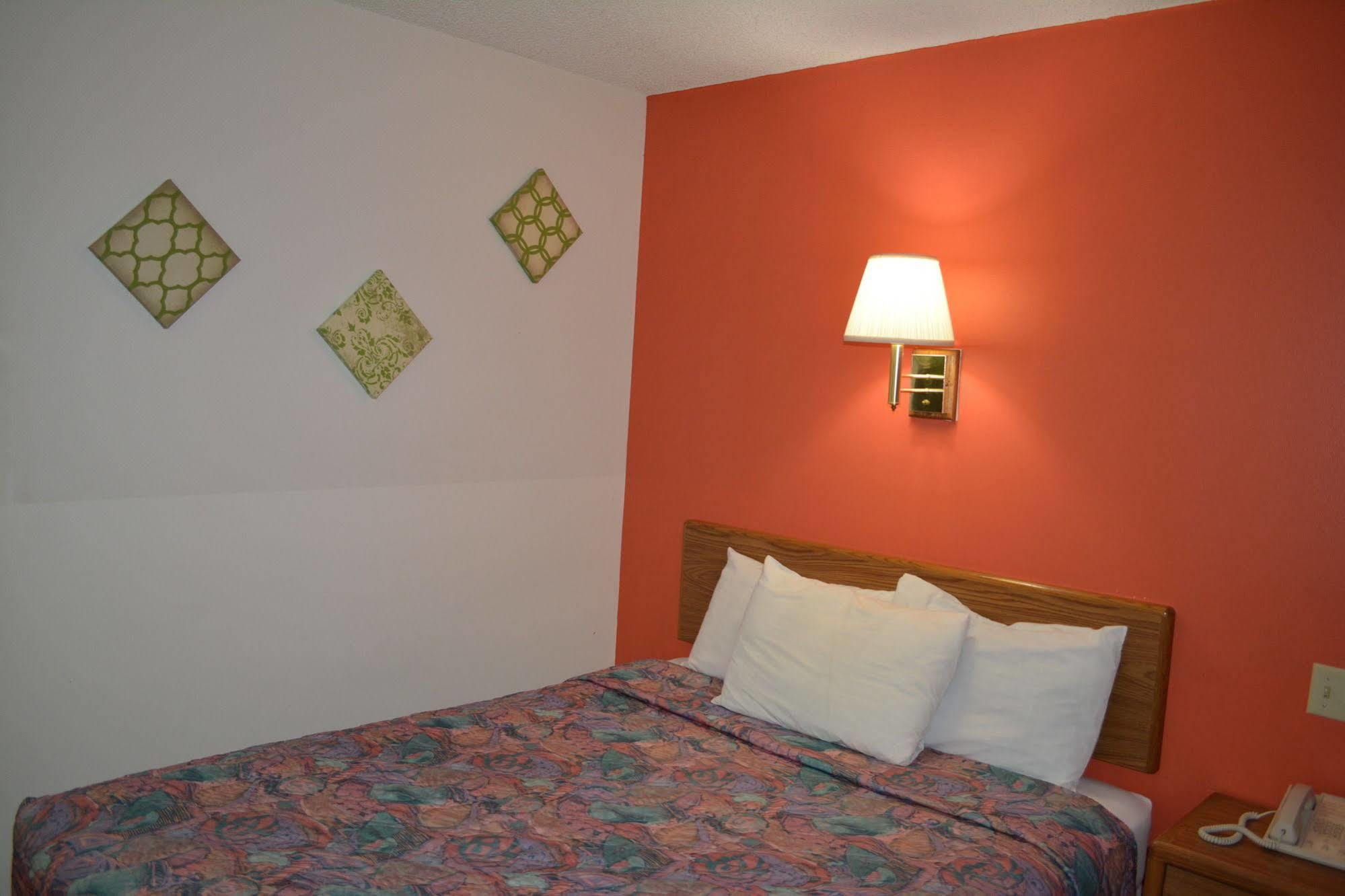 Bloomer Inn & Suites المظهر الخارجي الصورة