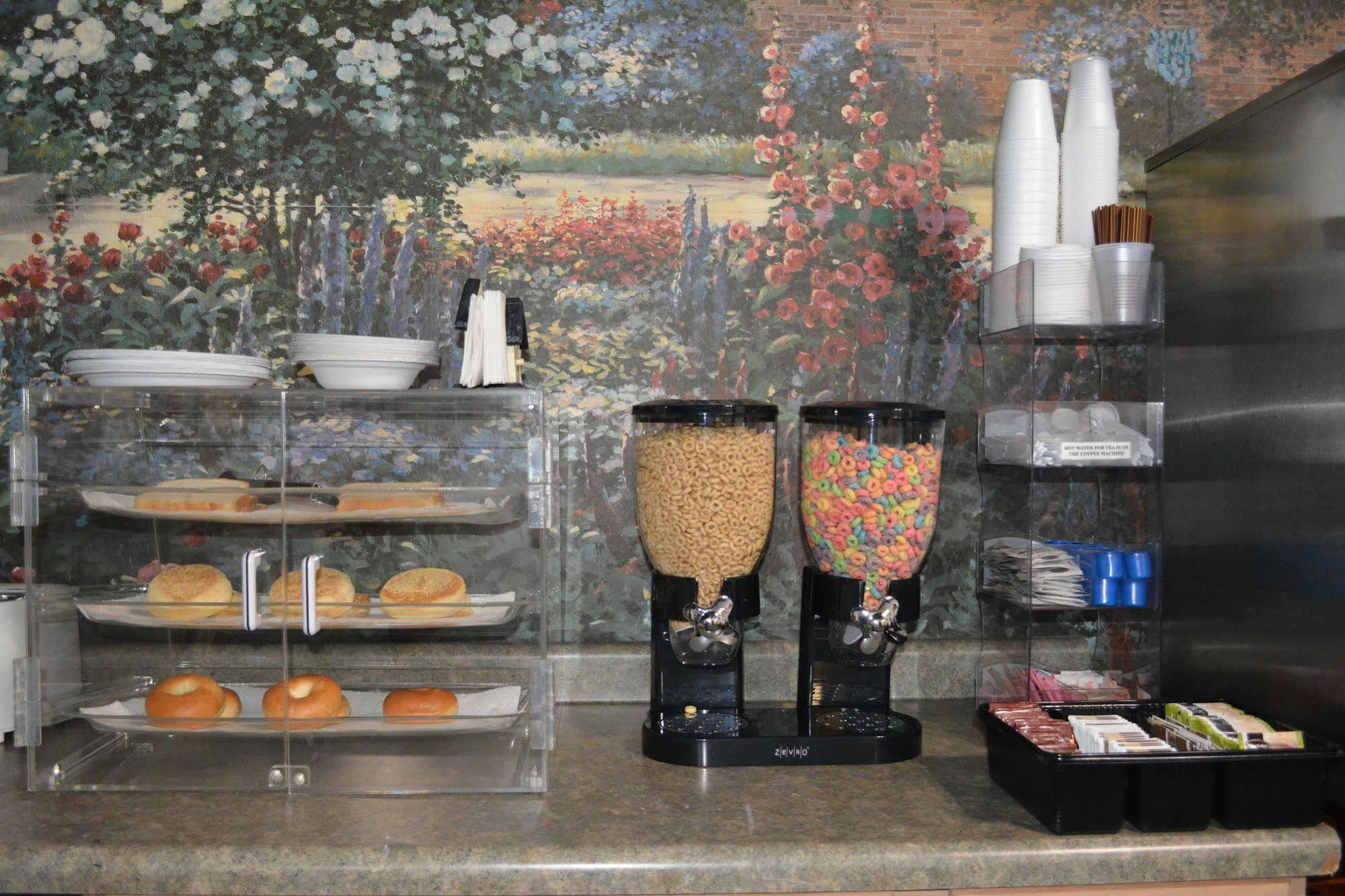 Bloomer Inn & Suites المظهر الخارجي الصورة